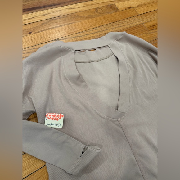 Free People Movement Hit the Slopes Cutout Top.” ( color taupe on the picture) - Picture 7 of 9